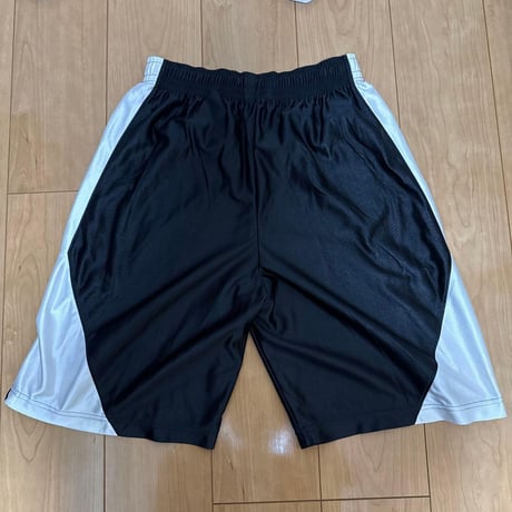 asics バスケットボールパンツ 黒/白/赤 光沢