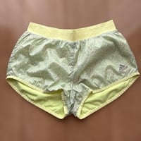 adidas イエロー系花柄ランニングパンツ リバーシブル S