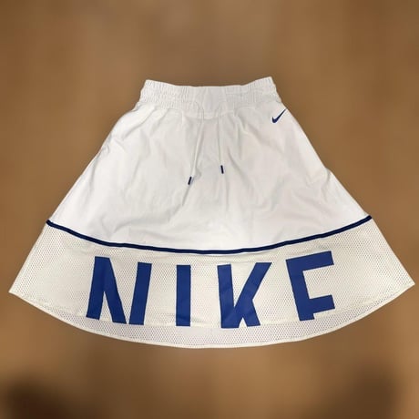 NIKE フレアスカート ホワイト Mサイズ