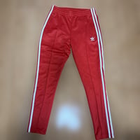 adidas オリジナルス ジャージ パンツ ED7462 レッド