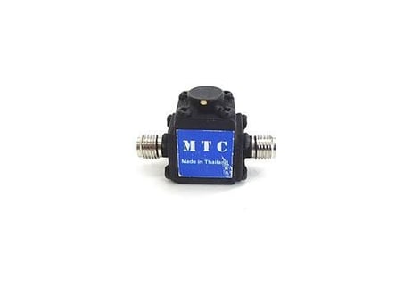 アイソレーター　10.6GHz～14.6GHz (10GHz帯使用可） 【中古】