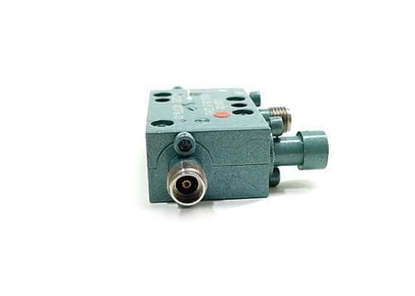 高性能広帯域カップラー MODEL4017B 18.0～26.5GHz 10dB　中古 narda