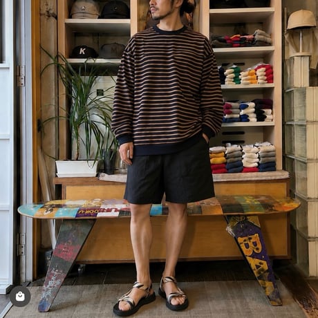 amne "TWISTED BORDER long sleeve tee" (navy×camel) unisex