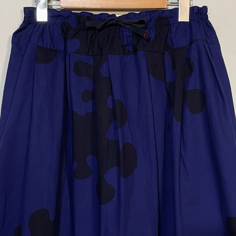 TigreBrocante"TB ameba camo ficelle long skirt“(navy) women's