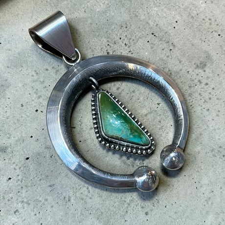 indian jewelry "Ernest Roy Begay"(navajo) Sandcast Turquoise Naja pendant top