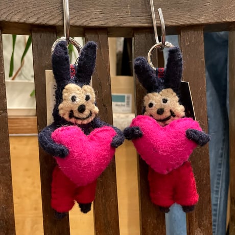 TigreBrocante"big hart naugty felt strap"