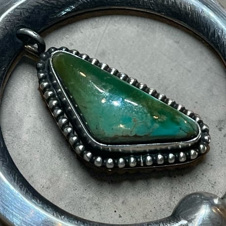 indian jewelry "Ernest Roy Begay"(navajo) Sandcast Turquoise Naja pendant top
