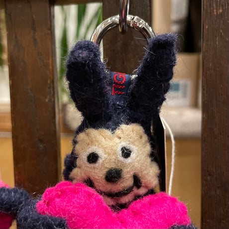 TigreBrocante"big hart naugty felt strap"
