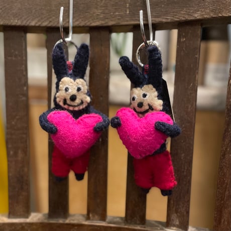 TigreBrocante"big hart naugty felt strap"