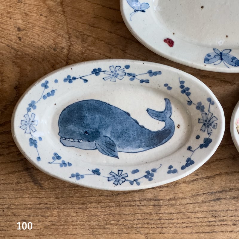 オーバル小 100（鯨）101（蝶々）215（桃）【樋口真紀】 ※1点もの