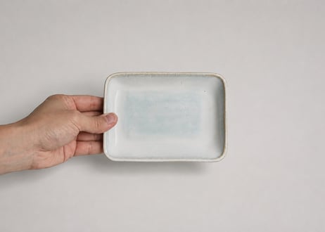 角小皿　黒・白（青萩）