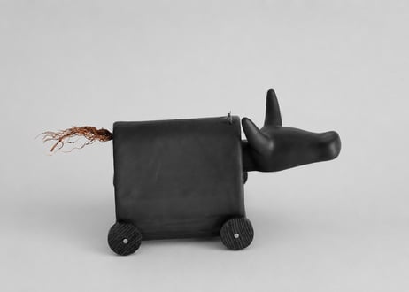 黒牛（中）