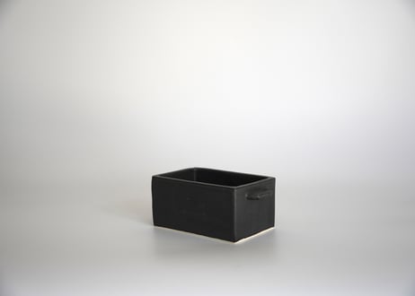 両耳角鉢　黒・白（青萩）