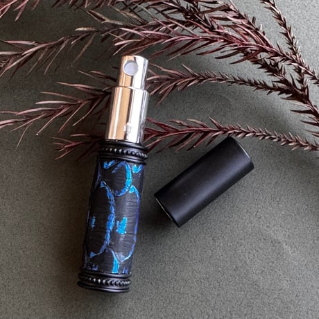 【ポスト便】　パイソン革巻き　5ML メタルアトマイザー　MBKMBL17   日本製【再入荷　人気　メンズ　香水　フレグランス　アロマ　ギフト　キラキラ　お返し】