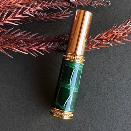 【ポスト便】　クロコダイル革巻き　5ML メタルアトマイザー　エメラルドグリーン　EMGR03　日本製【香水　フレグランス　人気　アロマ　ギフト　ワニ革　お返し　送料無料】