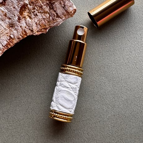 【ポスト便】　クロコダイル革巻き　4ML メタルアトマイザー　ゴールド　PGDWH 01　日本製【メンズ　白　香水　フレグランス　人気　アロマ　ギフト　ワニ革】