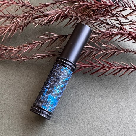 【ポスト便】　パイソン革巻き　4ML メタルアトマイザー　MBKMBL18   日本製【再入荷　人気　メンズ　香水　フレグランス　アロマ　ギフト　キラキラ　お返し】