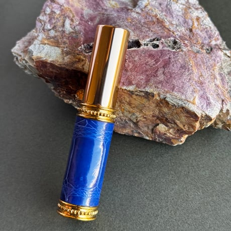 【ポスト便】　クロコダイル革巻き　5ML メタルアトマイザー　ロイヤルブルー　RBL03　日本製【メンズ　香水　フレグランス　人気　アロマ　ギフト　ワニ革　お返し　送料無料】