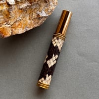 【ポスト便】　パイソン革巻き　8ML メタルアトマイザー ゴールド  日本製【メンズ　香水　人気　お返し　限定品　金運　送料無料】