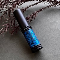 【ポスト便】　パイソン革巻き　4ML メタルアトマイザー　MBKMBL19   日本製【再入荷　人気　メンズ　香水　フレグランス　アロマ　ギフト　キラキラ　お返し】