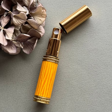 【ポスト便】　革巻き メタルアトマイザー 5ML　ピカゴールド　牛革／イエロー　日本製【金運　香水　フレグランス　プレゼント　お返し　ギフト　エピ】