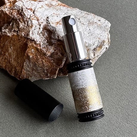 【ポスト便】　クロコダイル革巻き　4ML メタルアトマイザー　マットブラック　MBKWHGD01　日本製【金　メンズ　香水　フレグランス　ギフト　ワニ革　和モダン】