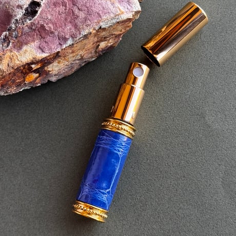 【ポスト便】　クロコダイル革巻き　5ML メタルアトマイザー　ロイヤルブルー　RBL03　日本製【メンズ　香水　フレグランス　人気　アロマ　ギフト　ワニ革　お返し　送料無料】