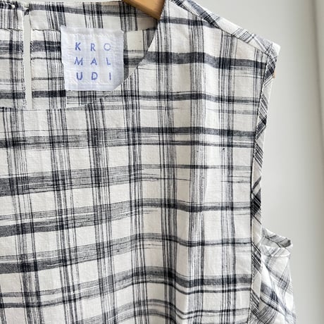 Woven Sleeveless Top (Jharna Gingham)