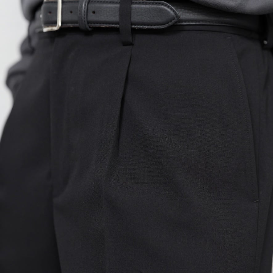 Minimal Tuck Pants | So | 大人の新定番服