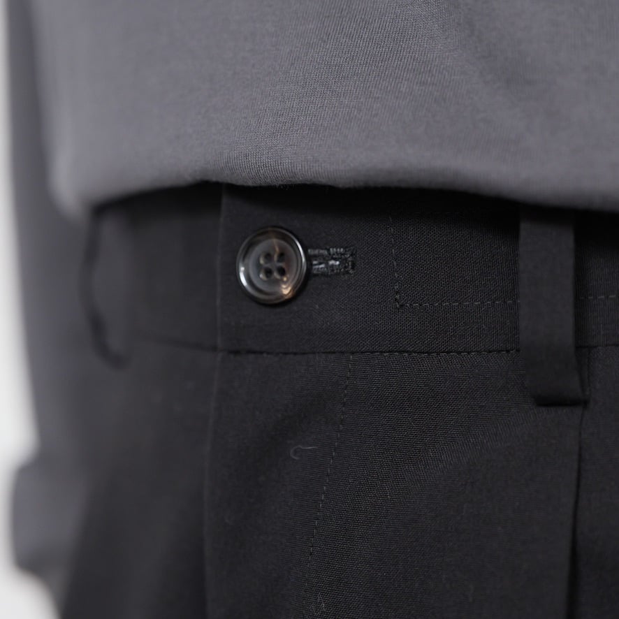 Minimal Tuck Pants | So