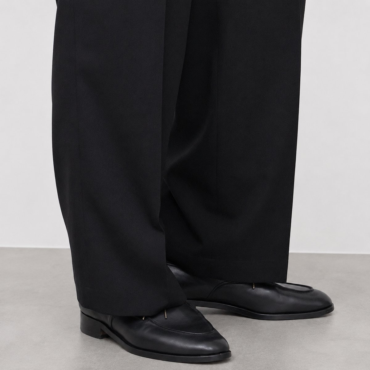Minimal Tuck Pants | So