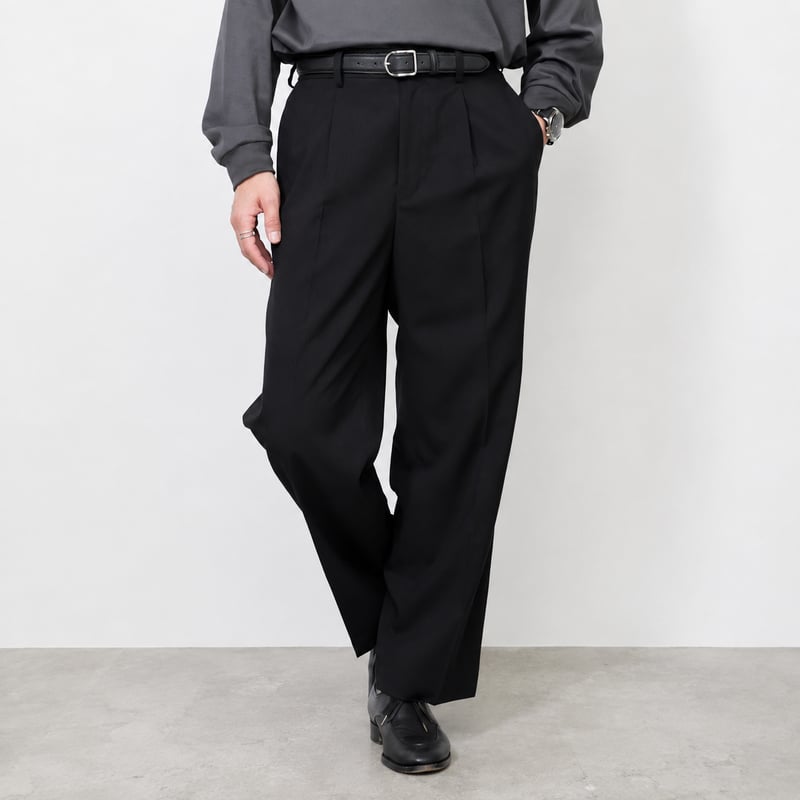Minimal Tuck Pants | So