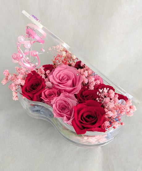 【プリザーブドフラワーピアノアレンジピンクと赤い薔薇のエレガントローズフラワーケースリボンラッピング付き】