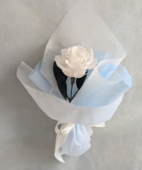 【プリザーブドフラワー／白薔薇のふんわり一輪ラッピング】
