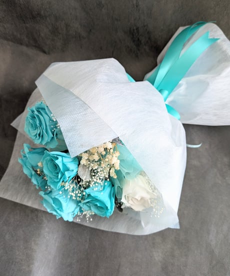 プリザーブドフラワー12輪花束／Aqua Breath Rose（こちらの花束はオリジナルカラーのため通常よりお日にちが必要です。お届けご希望日の20日前迄に）ケースとスタンドはオプション購入可