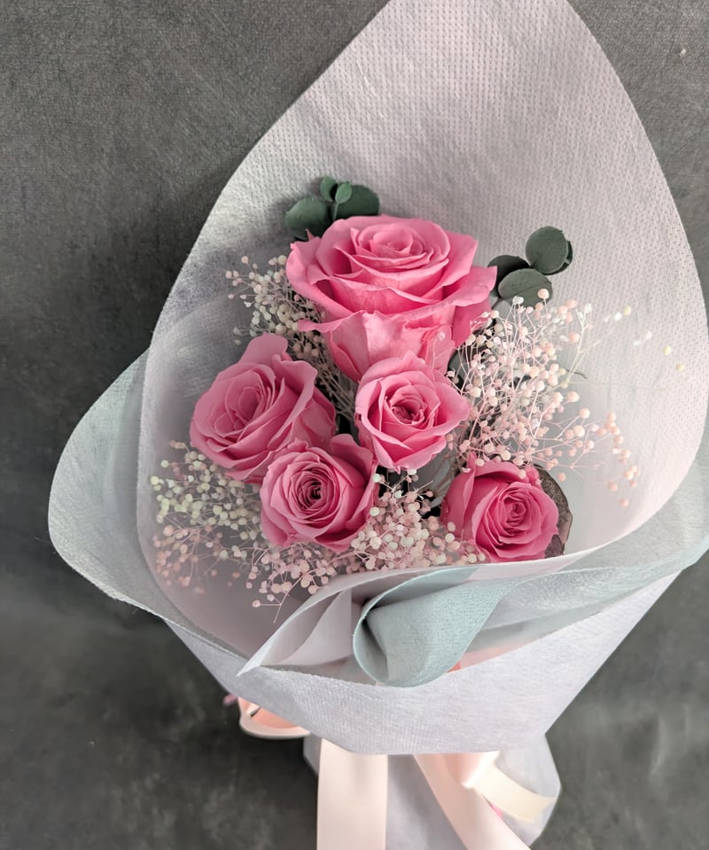 プリザーブドフラワーピンクの華色5輪のふんわり花束（花束ラッピング