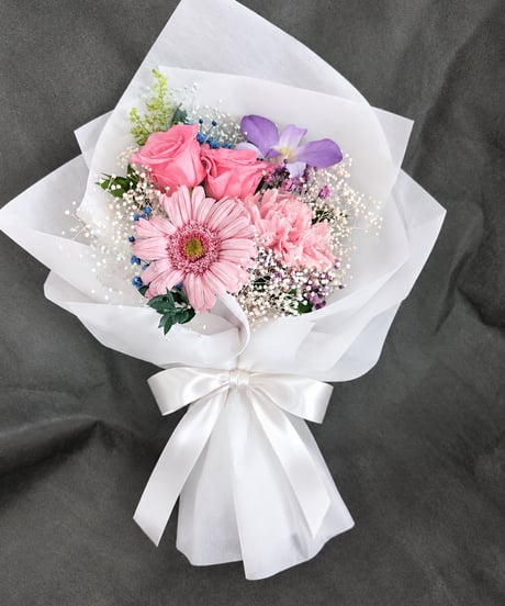 プリザーブドフラワー花束／ピンクの薔薇とガーベラの感謝と温かい心を届ける花束／花言葉  ホワイトラッピング