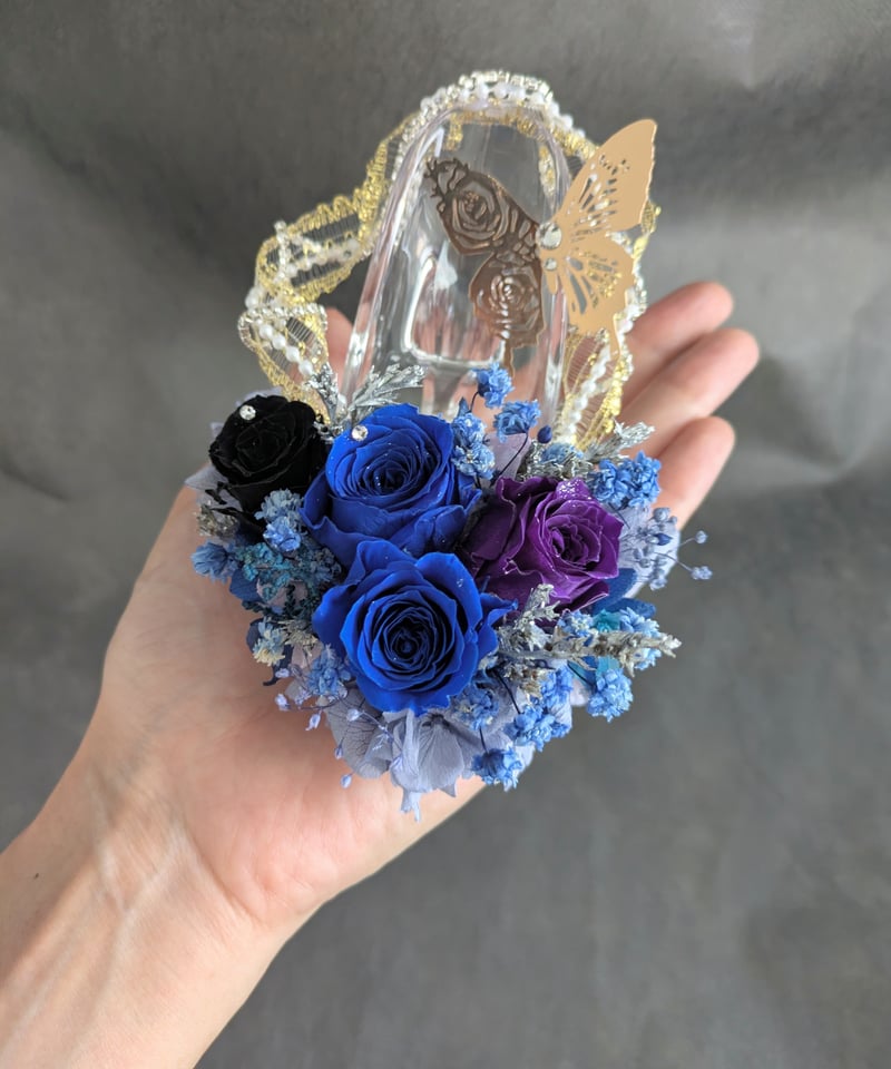 ツイスビー　色の花束 Crush jade 六本のバラ プリザーブドフラワー／ガラスの靴ミニシリーズ】3色のミニ薔薇と金色
