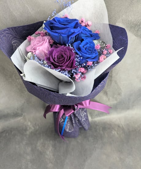 プリザーブドフラワー青と紫の薔薇の花束ギフトボックス