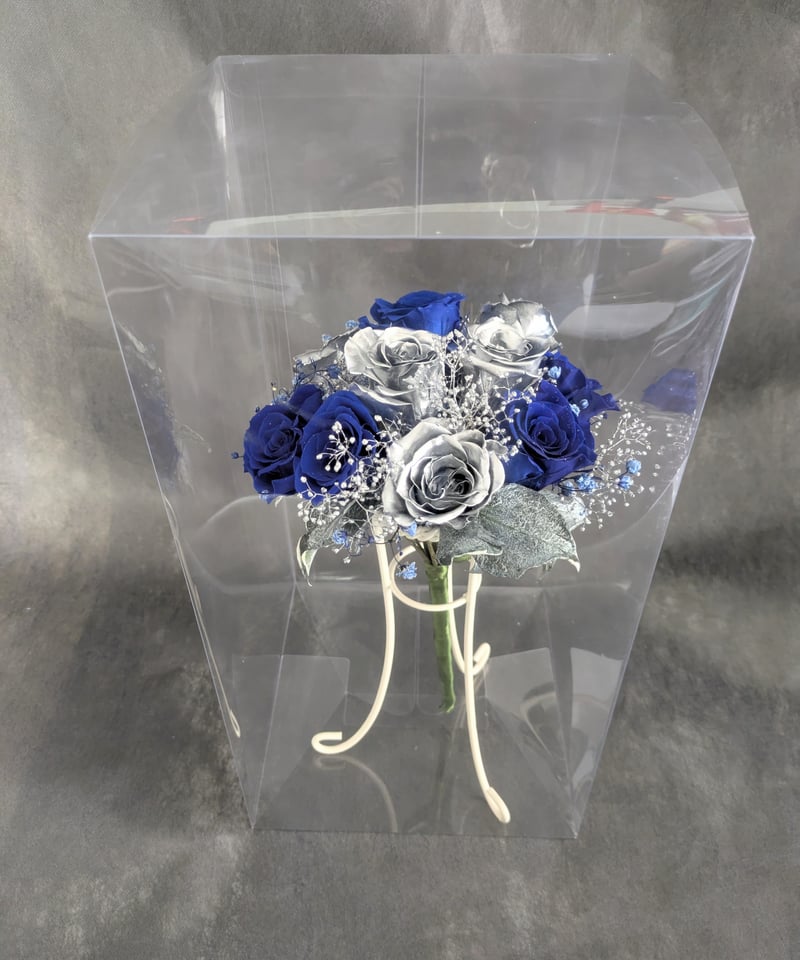 プリザーブドフラワー／青い薔薇とシルバーローズ11輪の花束