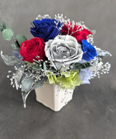 プリザーブドフラワー青と赤い薔薇にシルバーローズの魔法の枯れないお花【リボンラッピング付き】