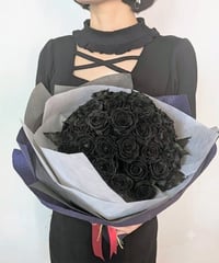 黒い薔薇50本の花束／プリザーブドフラワー永遠の愛♡