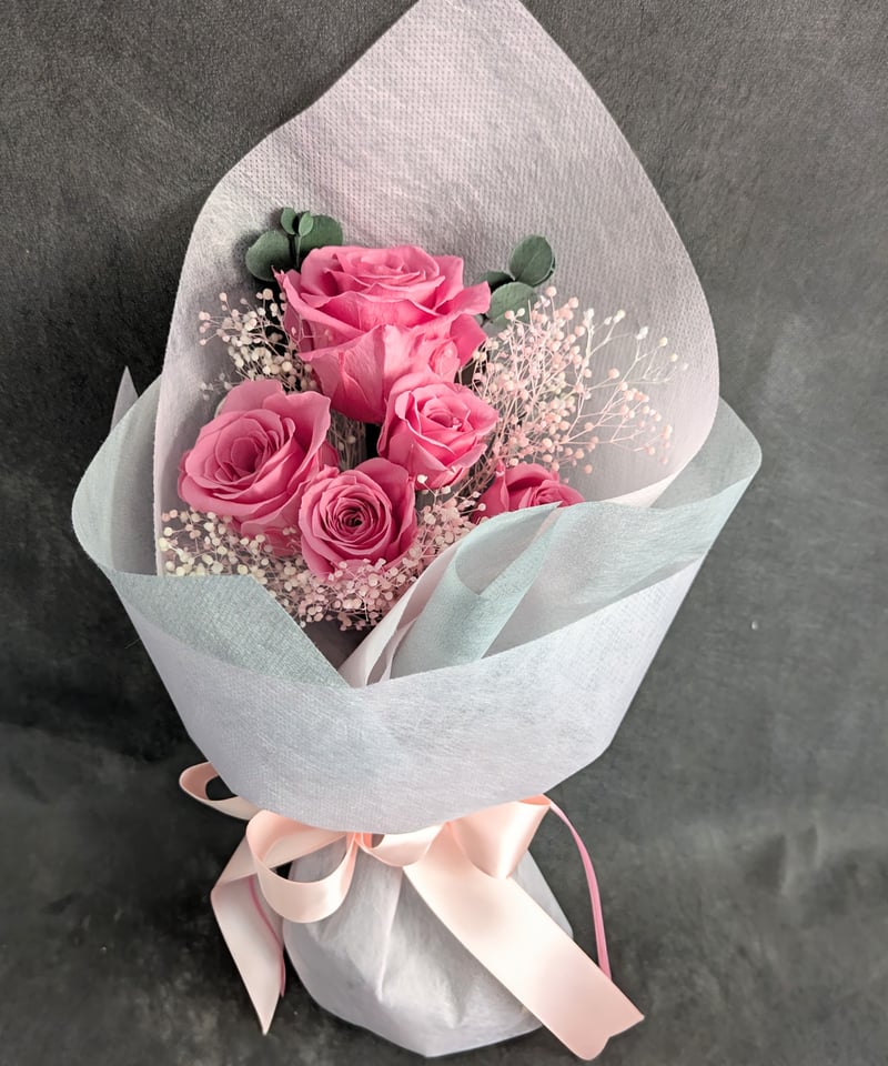プリザーブドフラワーピンクの華色5輪のふんわり花束（花束ラッピング