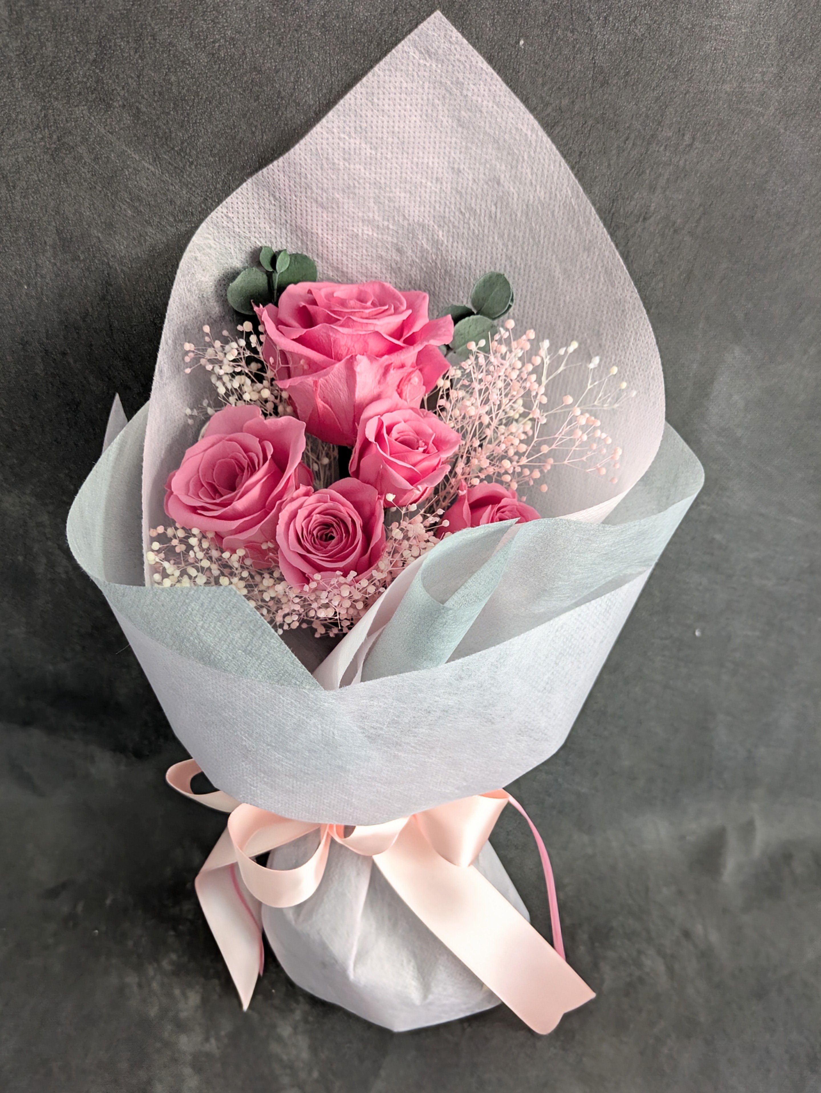 プリザーブドフラワーピンクの華色5輪のふんわり花束（花束ラッピング