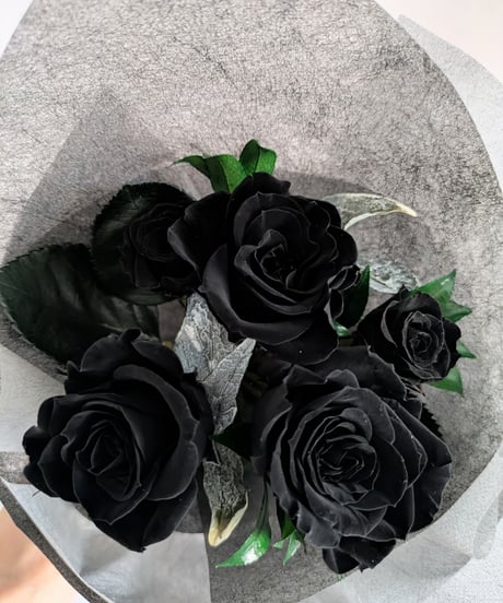 プリザーブドフラワー黒薔薇花束5輪／黒薔薇魔法発動中