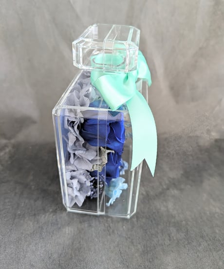 プリザーブドフラワー／青い薔薇と小花の香水瓶ギフト
