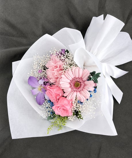 プリザーブドフラワー花束／ピンクの薔薇とガーベラの感謝と温かい心を届ける花束／花言葉  ホワイトラッピング