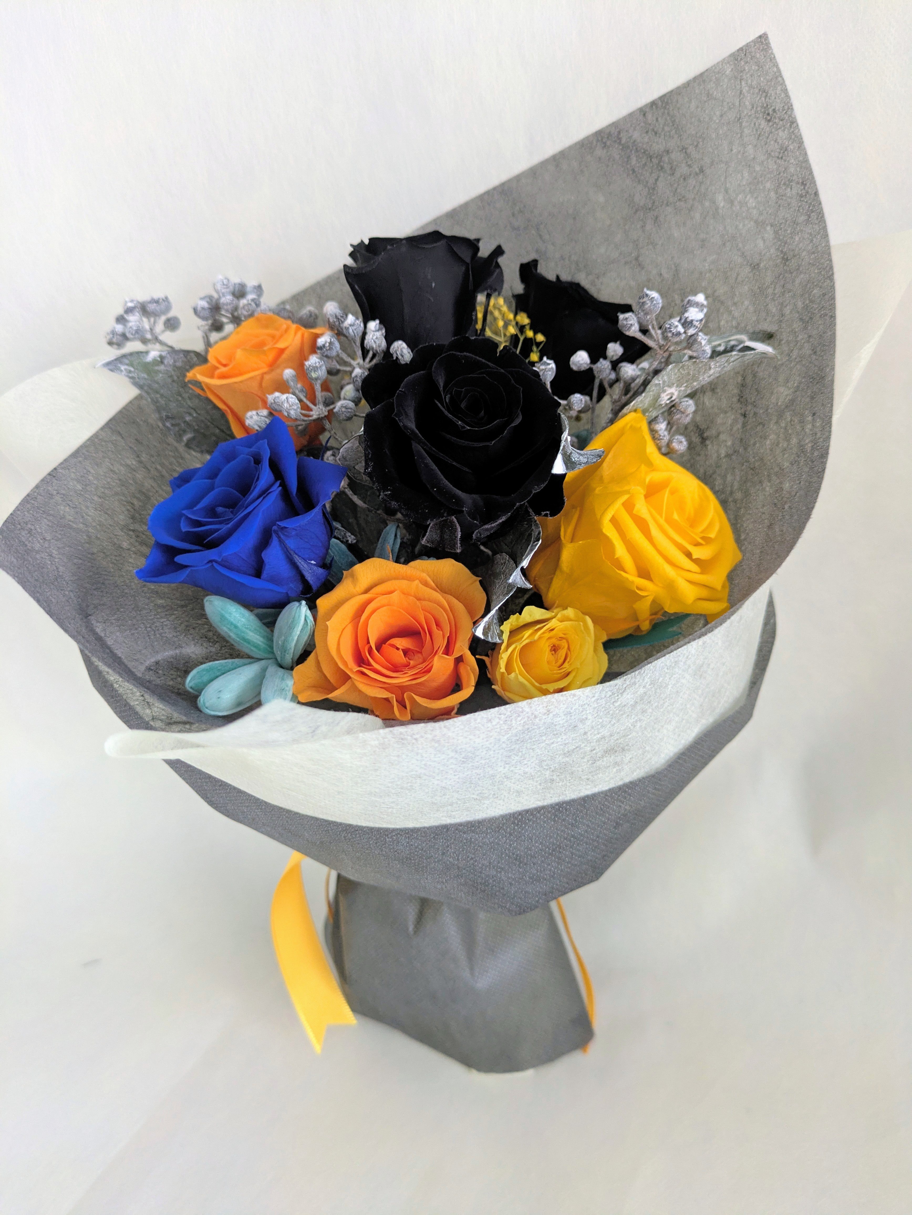 プリザーブドフラワー／黒薔薇と青×オレンジローズの個性派花束 | 世都華