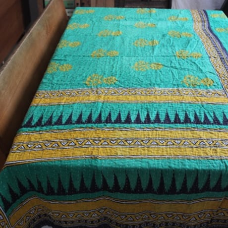 インド○カンタキルト○サンカクドット○  約216×139cm