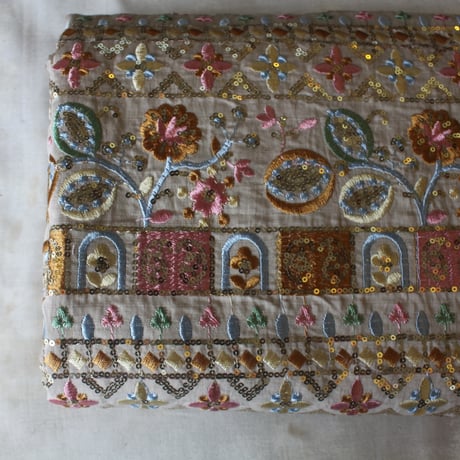 ThailandPopUpShop●india刺繍コットンリネン生地●ベージュ●カットクロス１４０×８０ｃｍ